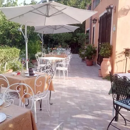 Alojamento de Acomodação e Pequeno-almoço Maria Giovanna Giardini Naxos